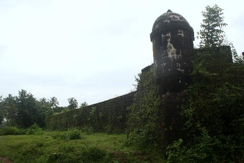 Alorna Fort Pernem - Download Goa Photos